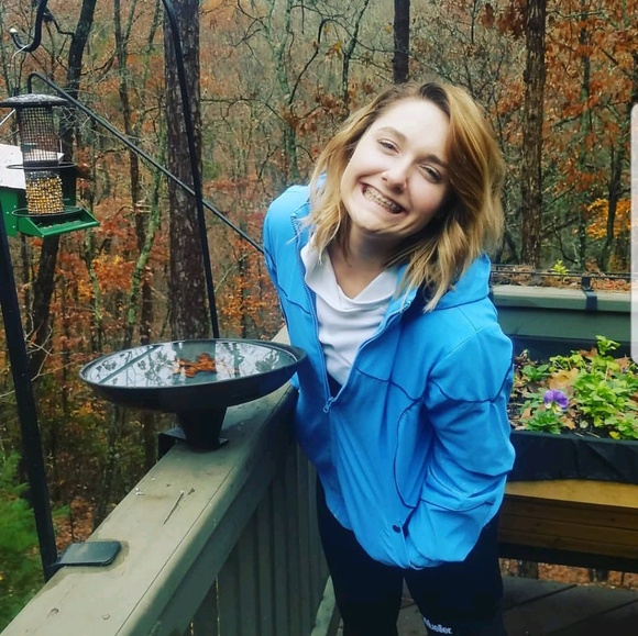 Meet your Posher, Sarah - Picture 1 of 1